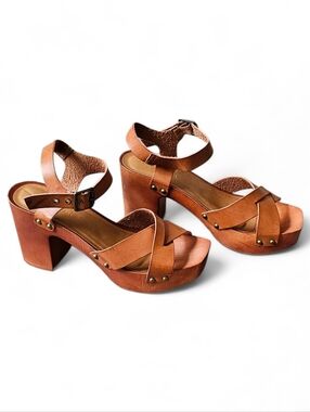 Madden Girl Brown Platform Heels Size 10